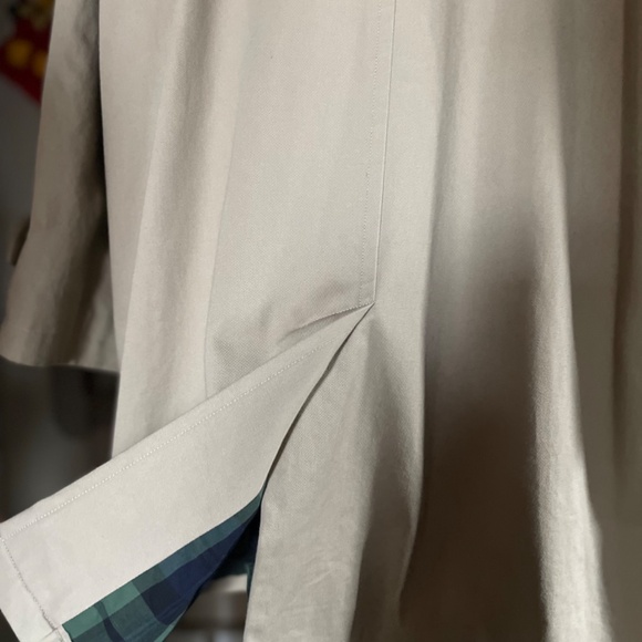 Ralph Lauren Overcoat. Size Large - Picture 4 of 16